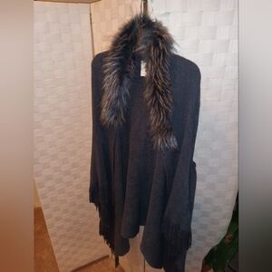 Kenzie women's gray fox fur shawl new with tag.